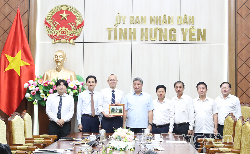 The Provincial People's Committee works with JICA on transport infrastructure and urban environment development