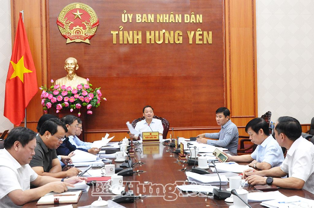 Chairman of the Provincial People's Committee Tran Quoc Van chairs the meeting of the Party Committee and members of the Provincial People's Committee