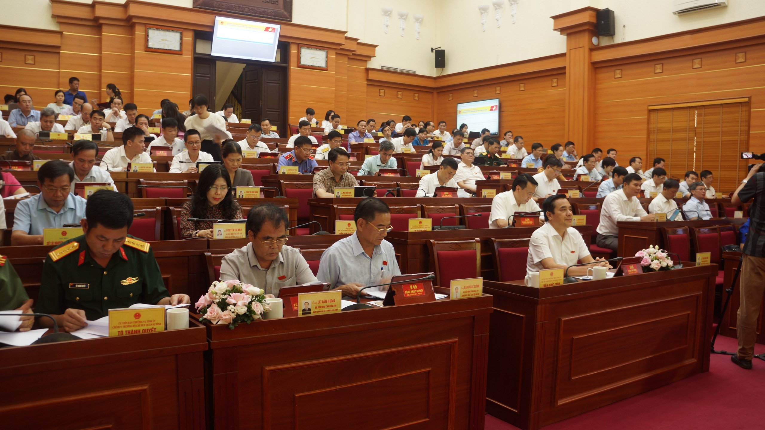   The twentieth session – the extraordinary session of the 17th Provincial People's Council