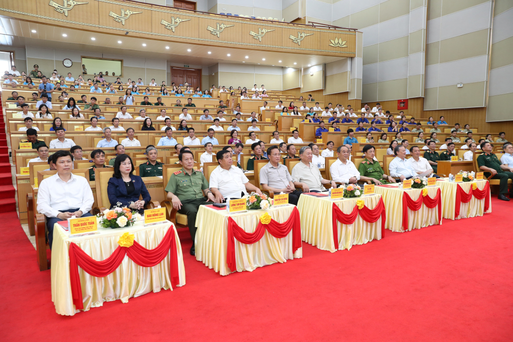   State President To Lam visits and meets with the Party Committee, government and people of Hung Yen province