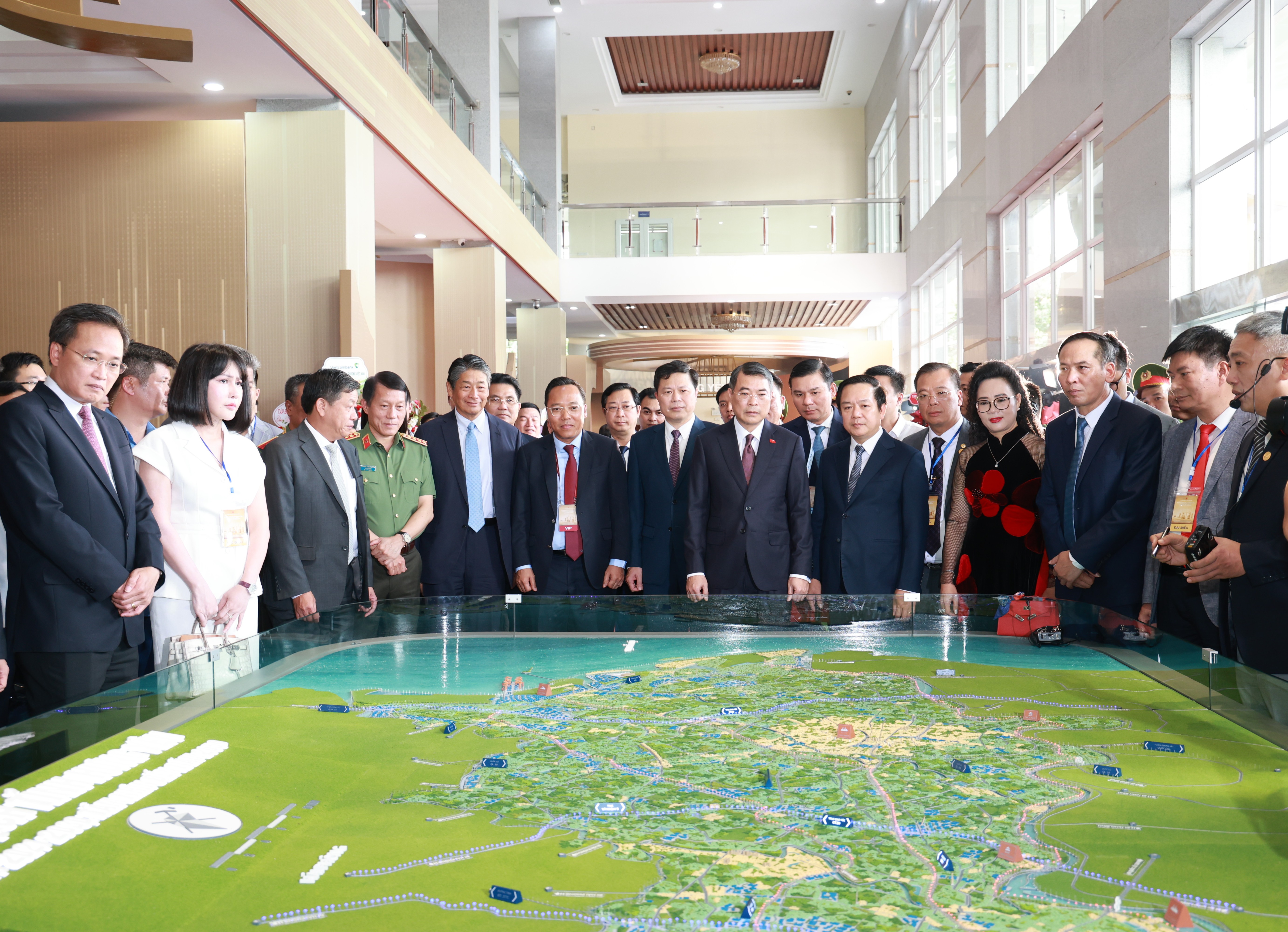 Prime Minister Le Minh Hung attends the conference announcing the Hung Yen Provincial Master Plan for the 2021–2030 period, with a vision toward 2050.